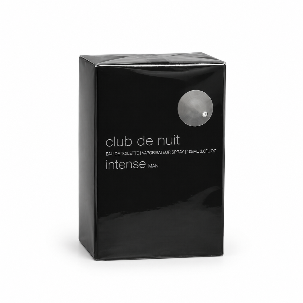 Club de Nuit Intense Man sobre fondo blanco